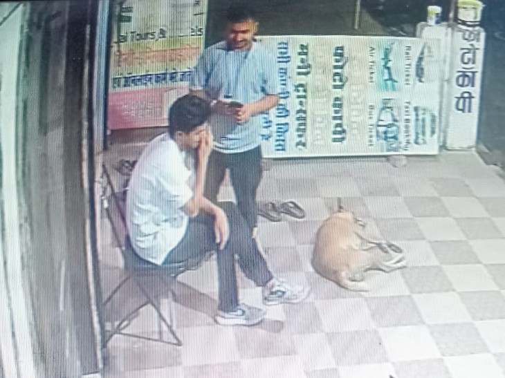 पुलिस गिरफ्त में आए संदिग्ध।