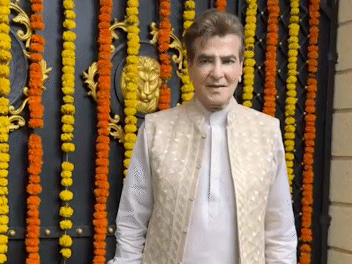 एकता कपूरच्या गणपती लंच पार्टीला पोहोचले स्टार्स: श्रद्धा आर्यापासून नर्गिस फाखरीपर्यंत, रणबीर-नीतू कपूर यांनी केले बाप्पाचे विसर्जन