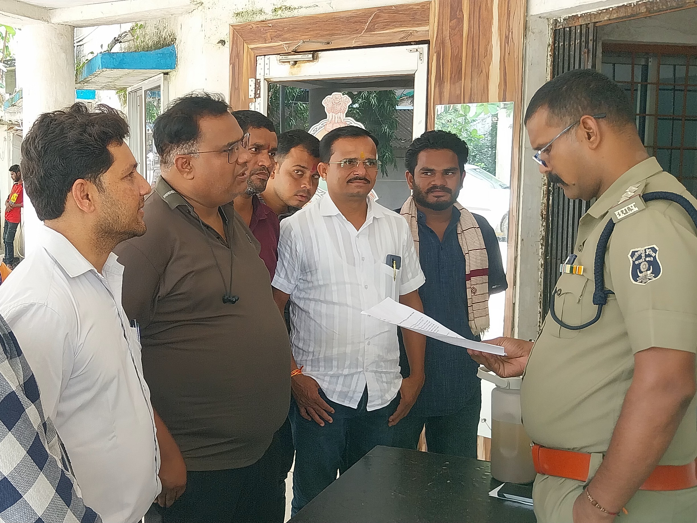 5100 रुपए में भूत भगाने का दावा:  तांत्रिक पशु बलि देकर करता है समस्याओं का समाधान, महिला से रेप और ठगी का आरोप – Kanker News