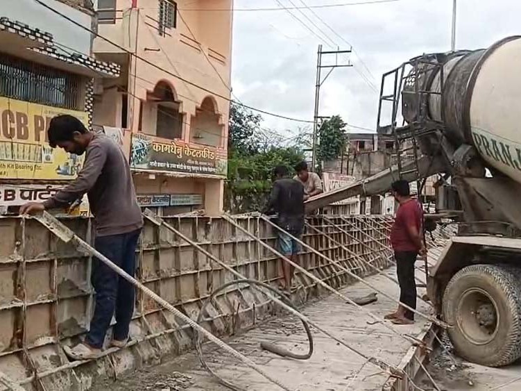 तीसरे लेग का काम तेजी से चला रहा।