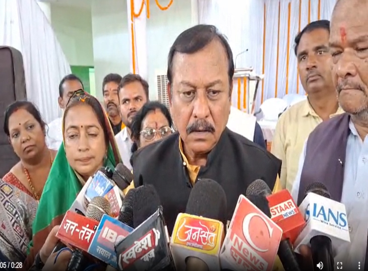 भाजपा सांसद विजय बघेल ने कर्मचारियों की मांगों को जायज बताया है।