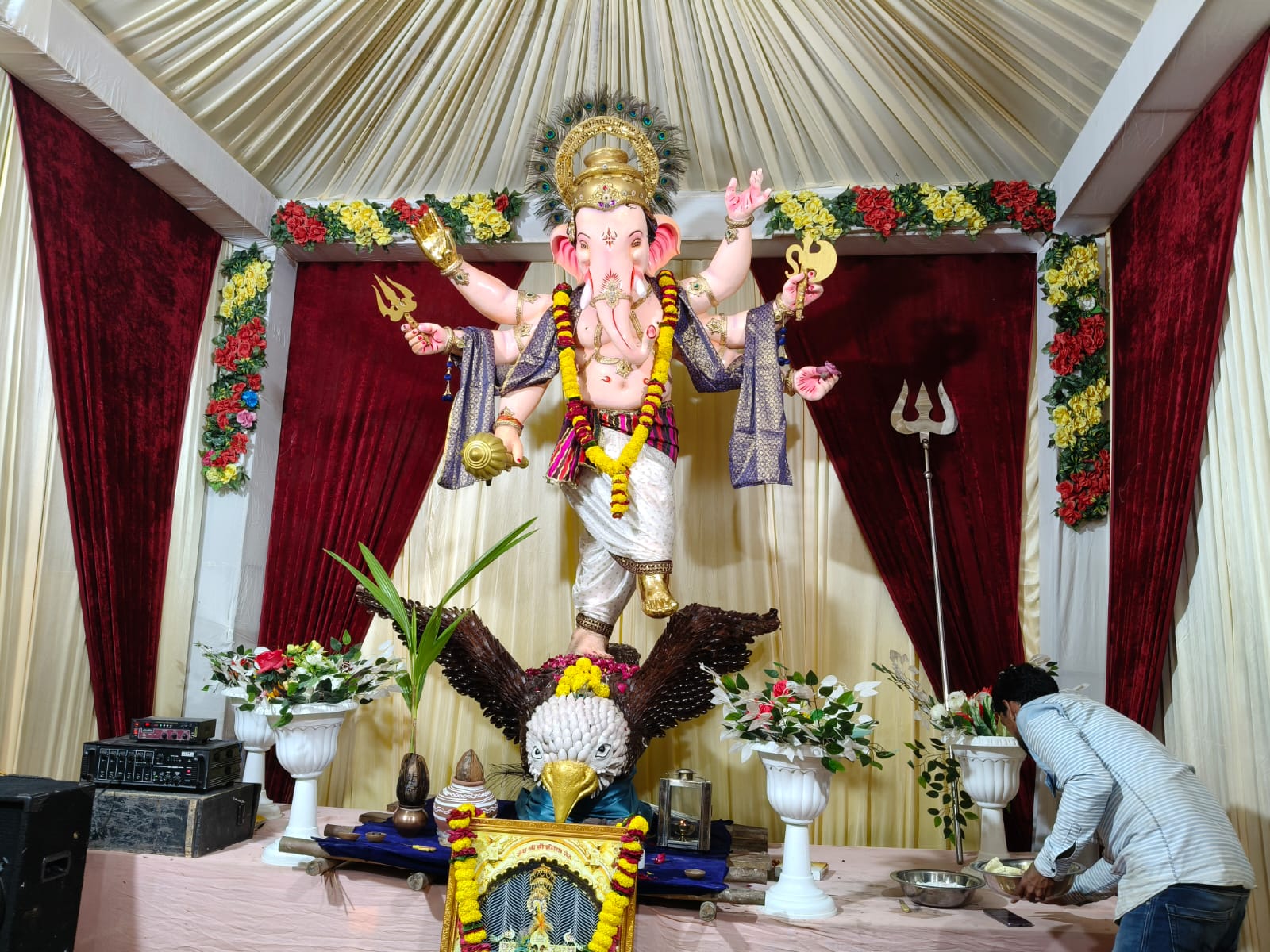 राजनगर कुम्हार वाड़ा में सजा गणेश पंडाल।