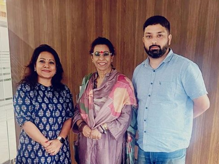 (बाएं से) एकम न्याय फाउंडेशन की निदेशक दीपिका नारायण भारद्वाज, महिला आयोग की अध्यक्ष रेणु भाटिया और एडवोकेट अंकित। इन तीनों ने ही आरोपियों को पकड़वाया है।