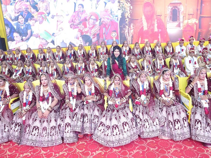 नारायण सेवा संस्थान के लियों का गुड़ा में रविवार दिव्यांग एवं निर्धन नि:शुल्क सामूहिक विवाह में 51 जोड़े परिणय सूत्र में बंधे।