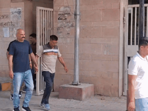 पूर्व इनेलो नेता का कहना है कि पुलिस ने झूठे आरोप उन पर लगाए थे।