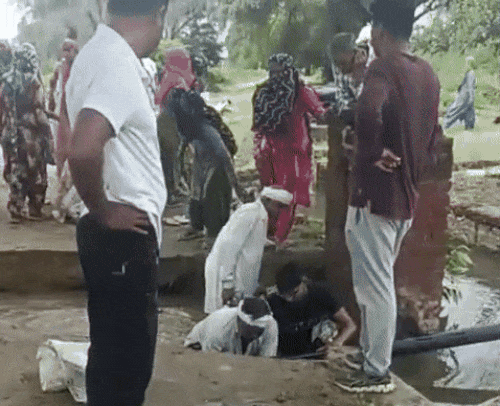 हिसार में सोमवार को भाखड़ा से जुड़ी बासड़ा नहर टूटने के बाद उसे भरने की कोशिश की गई।