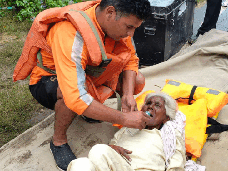 9 जिलों में बाढ़, शाह ने CM-राज्यपाल से बात की:  भाखड़ा डैम के गेट 4 फीट तक खोले; लुधियाना में 4 गाड़ियों पर दीवार गिरी – Amritsar News