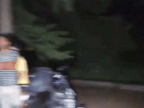 सूचना के बाद रात को मौके पर पहुंची पुलिस व गोताखोर।