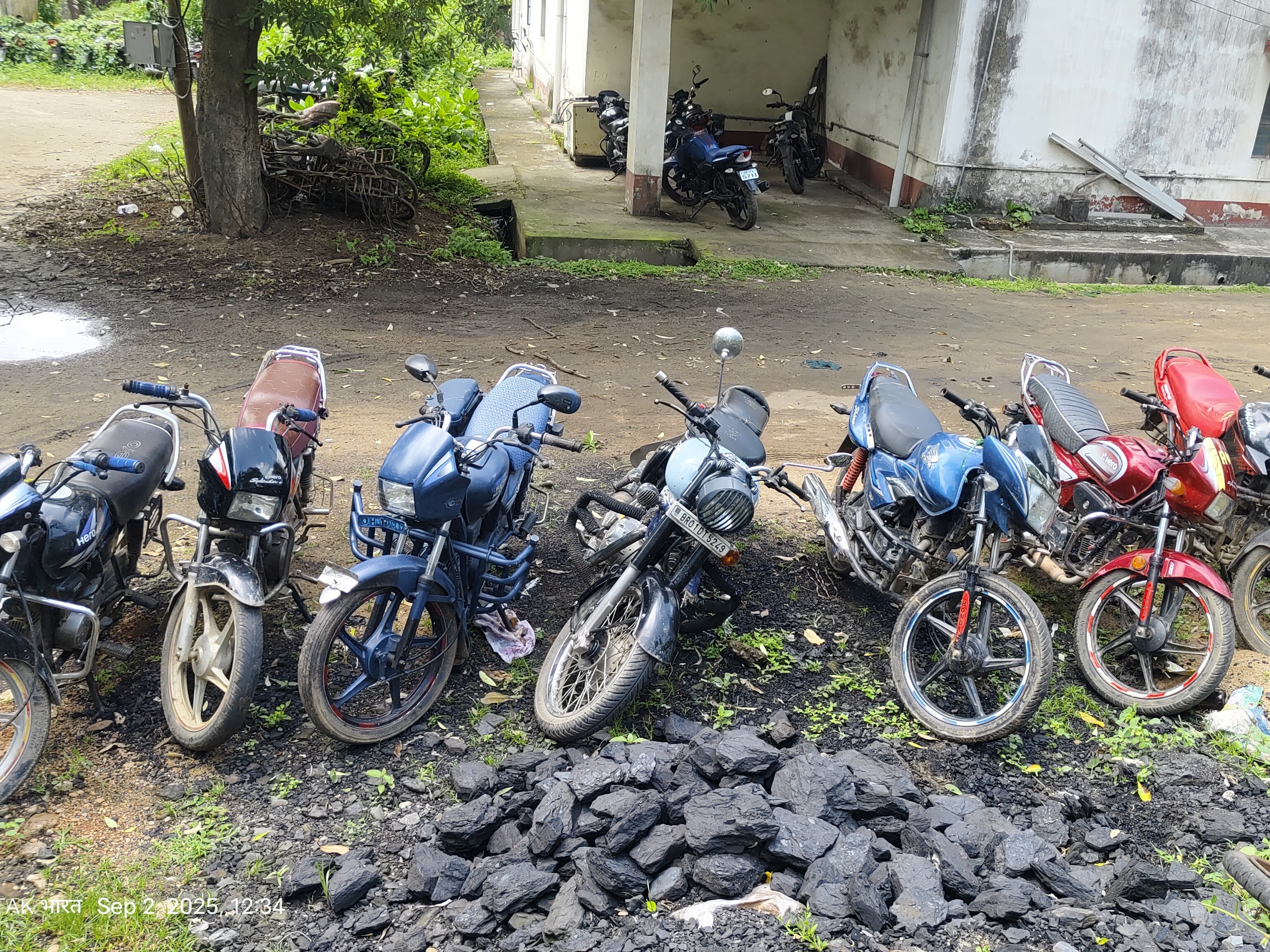 वाहन चोर गिरोह का पर्दाफाश:  गोड्डा पुलिस ने भागलपुर से 4 आरोपी पकड़े, 8 चोरी की बाइक बरामद – Godda News