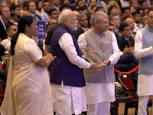 PM म्हणाले- जगाची शक्ती सेमीकंडक्टर चिप्समध्ये एकवटली: पूर्वी तेलाच्या विहिरीद्वारे भविष्य ठरायचे, एक दिवस जग म्हणेल मेड इन इंडिया विक्रम ३२-बिट प्रोसेसर इस्रो सेमी-कंडक्टर लॅबने विकसित केला आहे.