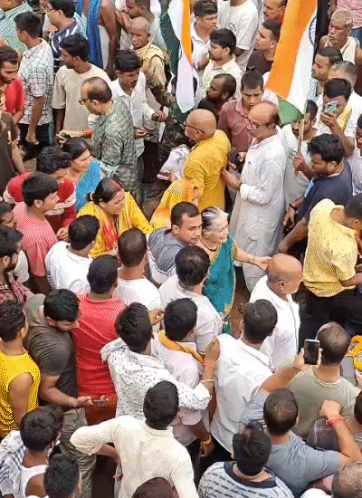 His mother was seen running to see the martyr son.