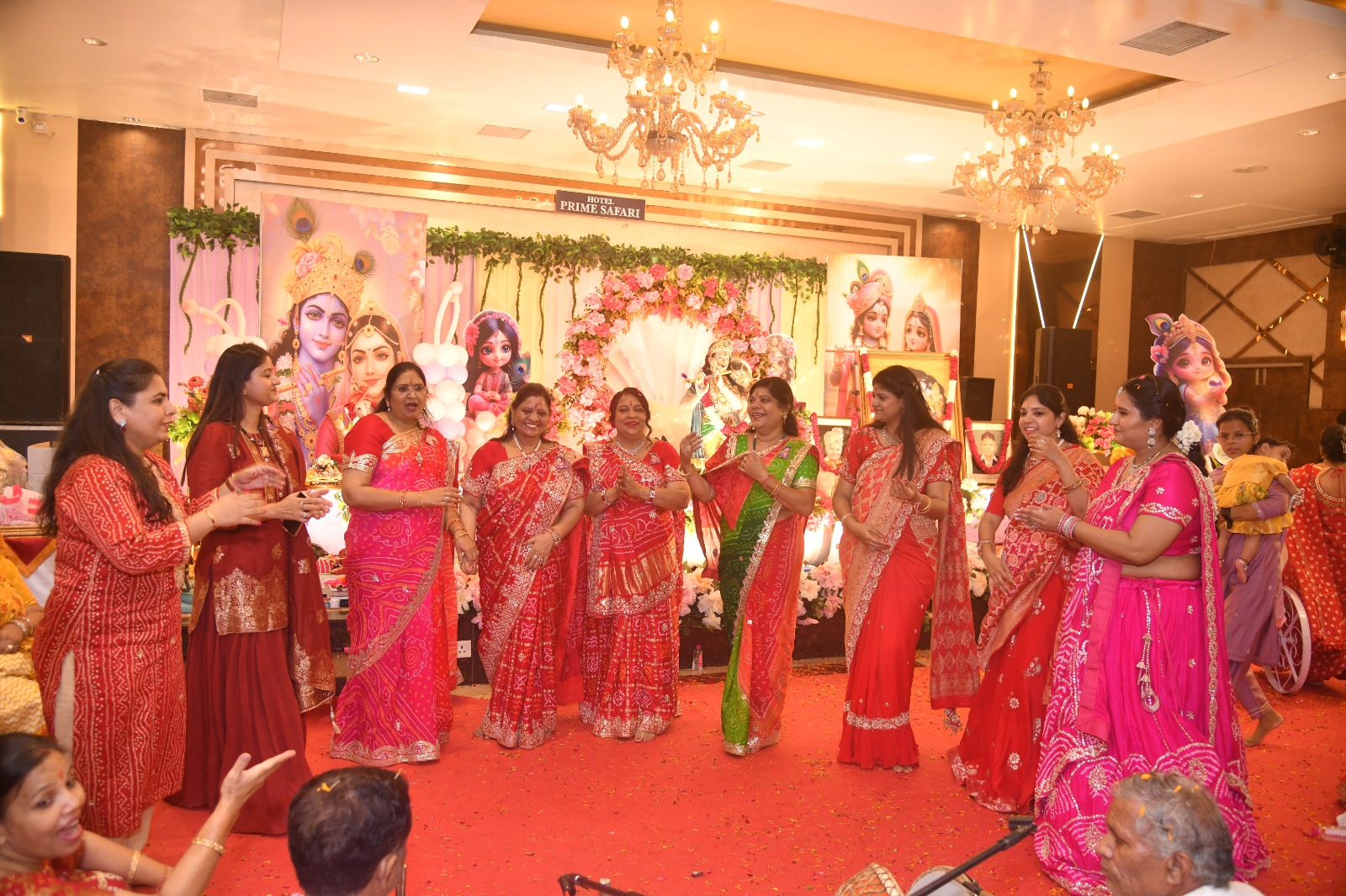 पूरे कार्यक्रम का वातावरण भक्ति और उल्लास से ओत-प्रोत रहा।