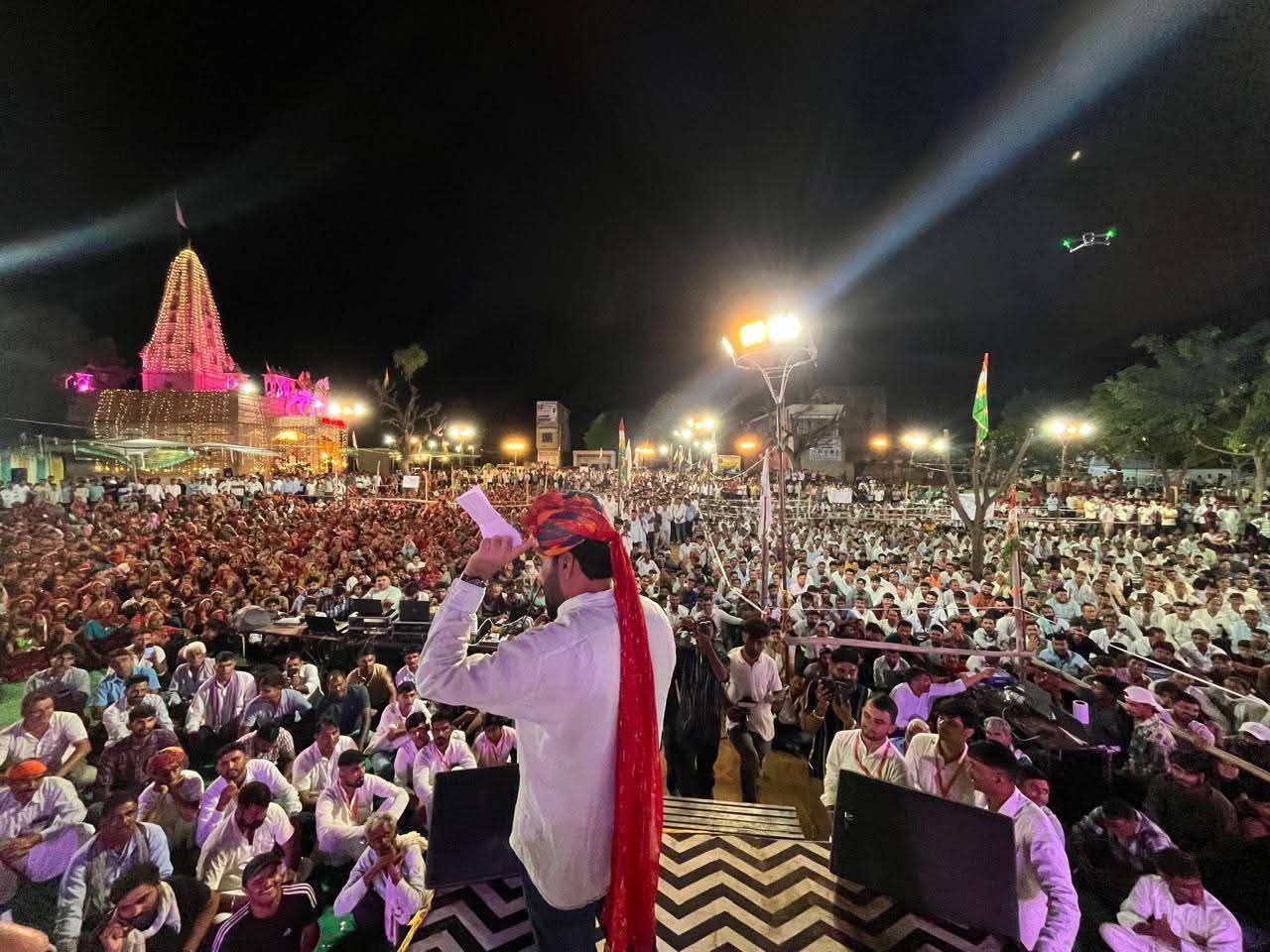 नागौर सांसद हनुमान बेनीवाल सोमवार रात को काछवा गांव में तेजाजी मंदिर के लोकार्पण समारोह में बोल रहे थे।
