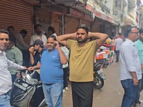 पार्षद पद के लिए हुए चुनाव में कांग्रेस और बीजेपी के साथ निर्दलीय प्रत्याशी ने मुकाबले को रोचक बना दिया।