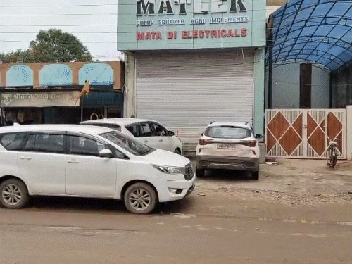 राजिम में उगम राज कोठारी के मकान और दुकान पर ईडी ने छापा मारा है।