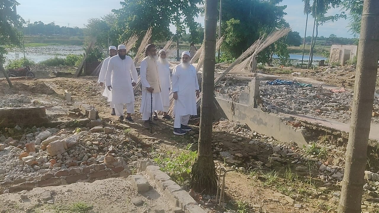 The delegation went to the places in Golapada on Monday, from where the illegal residents were removed.