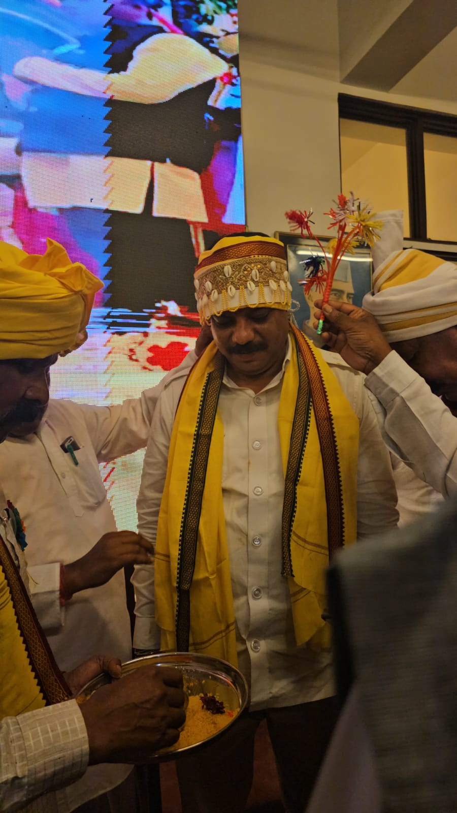 सिंघार का आदिवासी रीति रिवाज से किया गया स्वागत