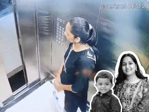 After throwing the mother and son, who reached the 13th floor from the lift with the son, he also jumped. - Dainik Bhaskar