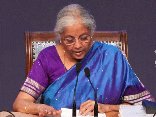 GST काउंसिल की मीटिंग दो दिन (3-4 सिंतबर) होनी थी, जिसे एक दिन में ही पूरा कर लिया गया। - Dainik Bhaskar