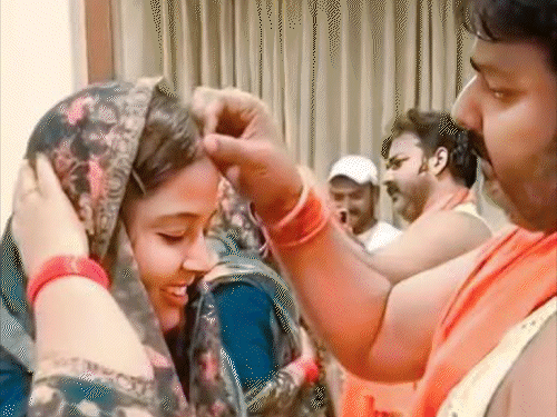 भोजपुरी स्टार पवन सिंह के खिलाफ उनकी पत्नी ज्योति सिंह ने गंभीर आरोप लगाए हैं।