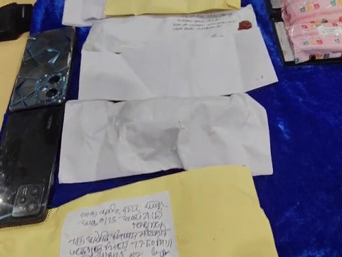 आरोपियों के पास से हेरोइन, एमडीएमए, एक लग्जरी कार, मोबाइल, तौलने की मशीन, एक पिस्टल और 82 जिंदा कारतूस जब्त किए गए थे।