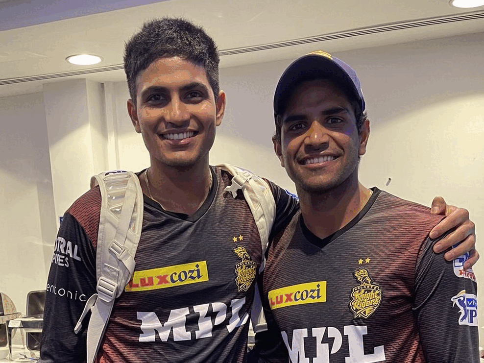भारतीय टेस्ट टीम के कप्तान शुभमन गिल के साथ में शिवम मावी। अंडर 19 वर्ल्ड कप में शिवम मावी और शुभमन गिल एक साथ खेल चुके हैं।