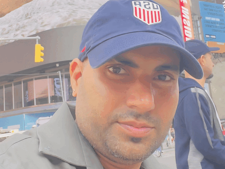 The deceased development (wearing a cap) and accused Sonu. File photo.