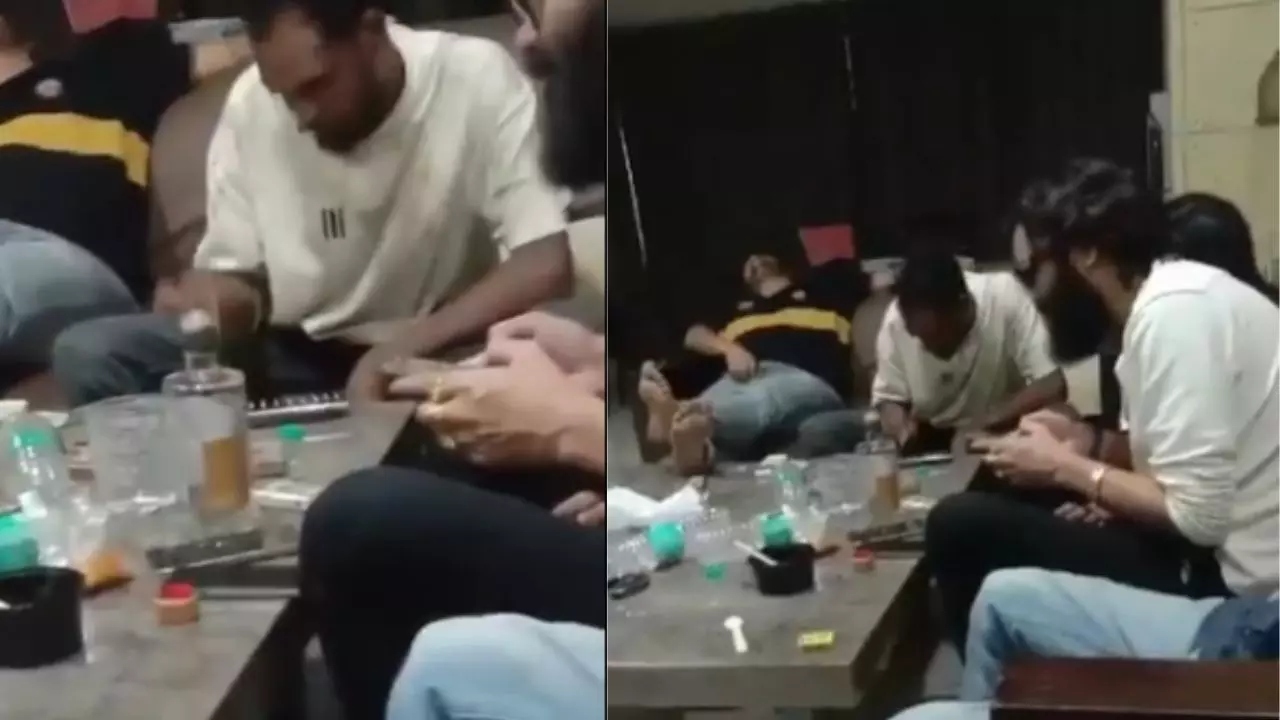 ड्रग्स पार्टी करते हुए रईसजादों की फोटो वायरल हुई थी।