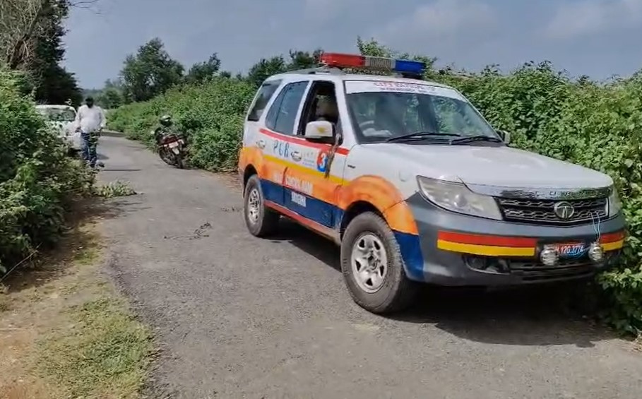 कोडरमा में मैगजीन हाउस के गार्ड की हत्या:  परिजनों ने ड्राइवर पर लगाया मर्डर करने का आरोप, आक्रोशितों ने वैन को किया क्षतिग्रस्त – koderma News