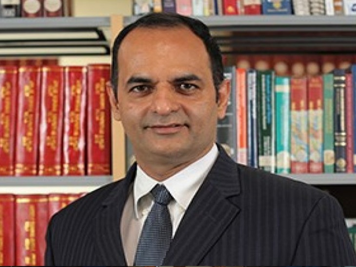 Dr. Sachin Kumar.