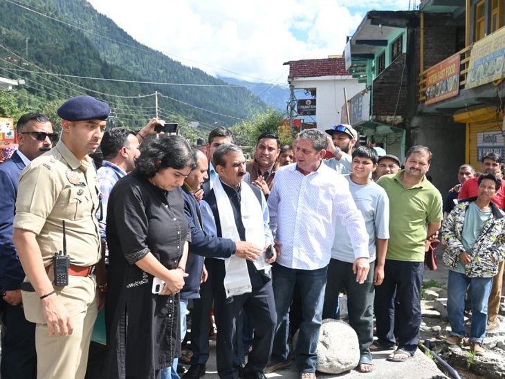 Chief Minister Sukhwinder Sukhu taking stock of the damage caused by heavy rains in Manali.