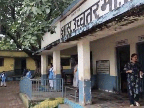 मामला बोरसी थाना क्षेत्र के शासकीय उच्चतर माध्यमिक विद्यालय का है।