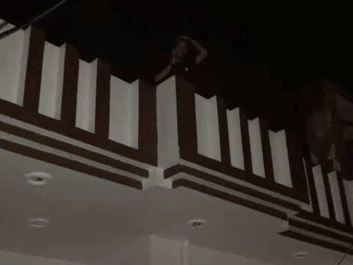 लोगों ने घरों की छतों पर पहुंचकर बचाई जान।