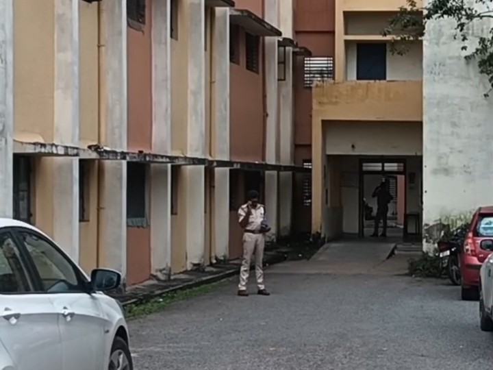 ये तस्वीर कोरबा मेडिकल कॉलेज के हॉस्टल की है।