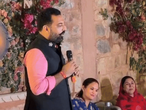 उदयपुर के पूर्व राजपरिवार के सदस्य लक्ष्यराज सिंह ने जयपुर में कहा- फिल्मों में ठाकुरों का गलत चित्रण किया गया।