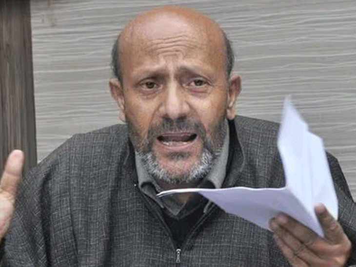 Rashid Engineer was attacked in Delhi's Tihar Jail. According to media reports, Rashid was attacked by a transgender in his barrack. - Dainik Bhaskar