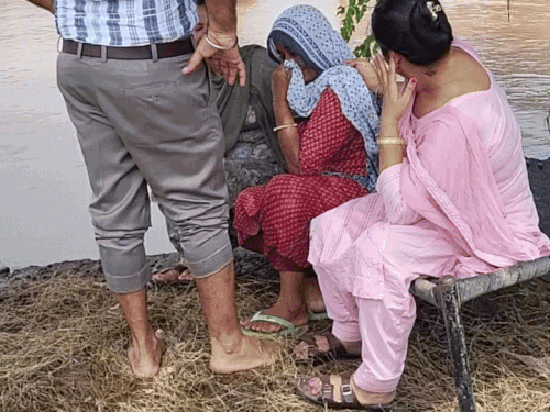 Sukhjindra Kaur became emotional in the village Ghnewal.
