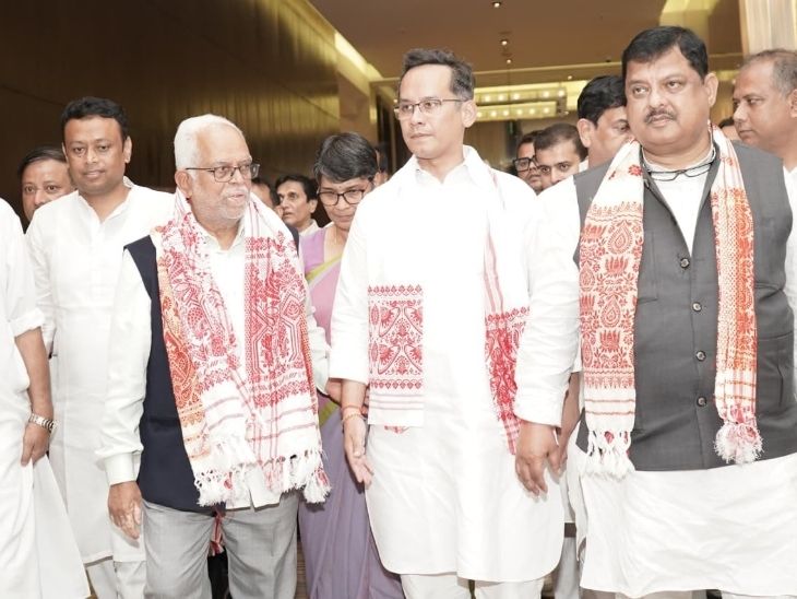 गौरव गोगोई के साथ I.N.D.I अलायंस के उपराष्ट्रपति पद के उम्मीदवार बी.सुंदर्शन रेड्डी और अन्य लोग। - Dainik Bhaskar