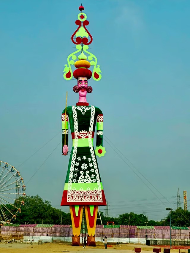 This huge effigy of Ravana was made in Dwarka, Delhi. For this reason, PM Modi had to cancel the program here.