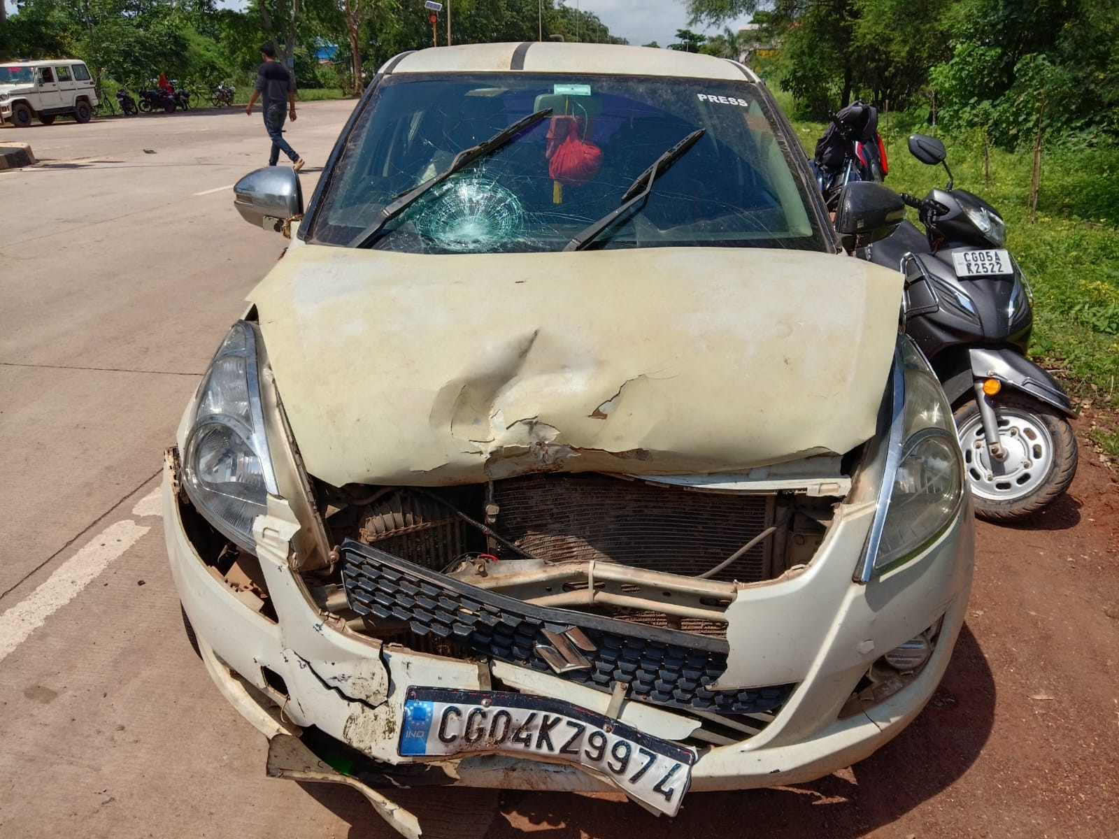 धमतरी में दो अलग-अलग हादसों में दो की मौत:  कार की टक्कर से शिक्षिका की गई जान,इधर गणेश विसर्जन में नारियल निकालते समय डूबा युवक – Dhamtari News