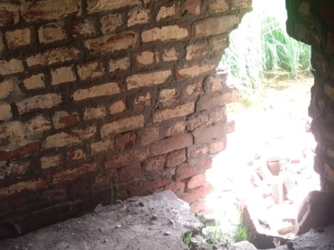 इसराना में गिरी मकान की दीवार:  अन्य दीवारों में भी आईं दरारें, घटना के समय सोया था परिवार – Matlouda News