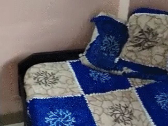 नेपाली युवक का कमरा जहां से पुलिस को चम्मच और पेन किलर का पत्ता मिला था।