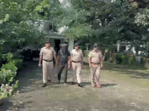 पश्चिम बंगाल से किया गिरफ्तार।