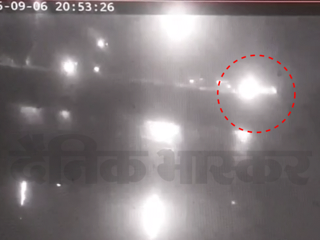 The video of policemen falling into the river is only with Bhaskar.