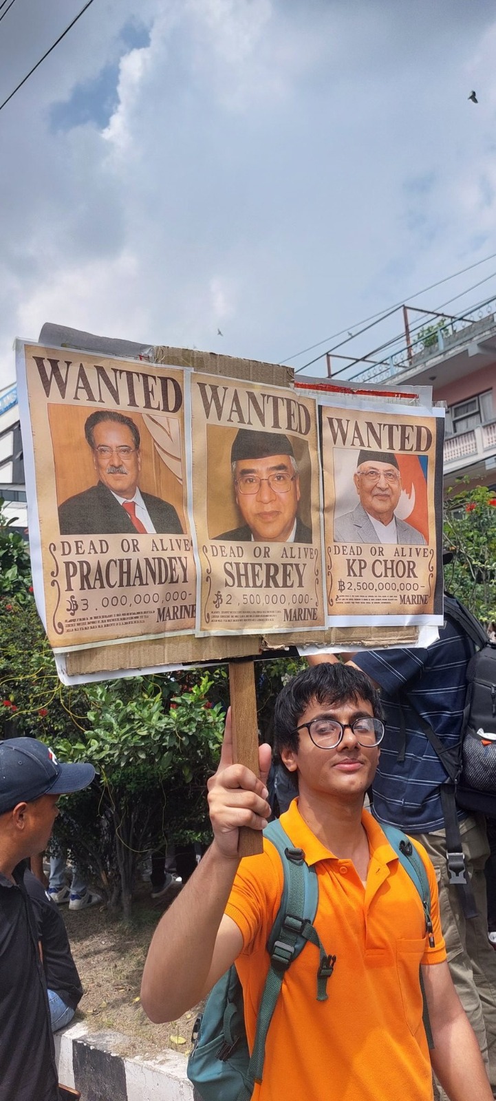 प्रदर्शनकारी कल नेपाल के राष्ट्रपति, प्रधानमंत्री के वॉन्टेड वाले पोस्टर लेकर निकले थे।
