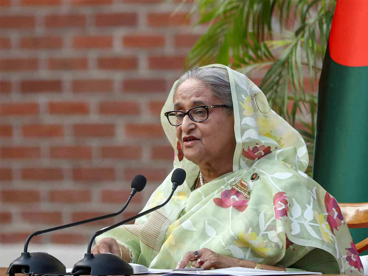 शेख हसीना ने कहा, 'प्रदर्शनकारी छात्र नहीं, बल्कि देश को अस्थिर करने वाले आतंकवादी हैं।' (फाइल फोटो)