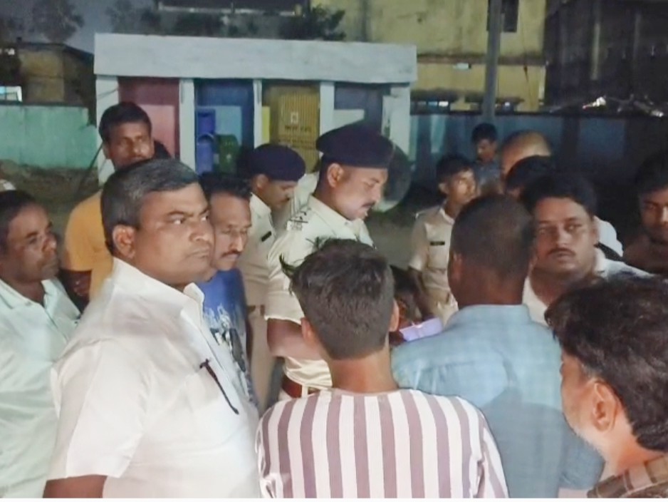 शेखपुरा में हाइवा ने बाइक सवार को कुचला, मौत:  परिजन बोले-बैंक के काम से शेखपुरा जा रहे थे, अस्पताल ले जाने के क्रम में तोड़ा दम – Sheikhpura News