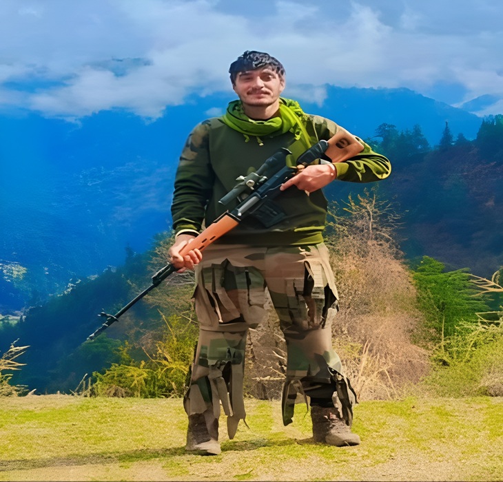 ड्यूटी के दौरान नरेंद्र सिंधु का फाइल फोटो।