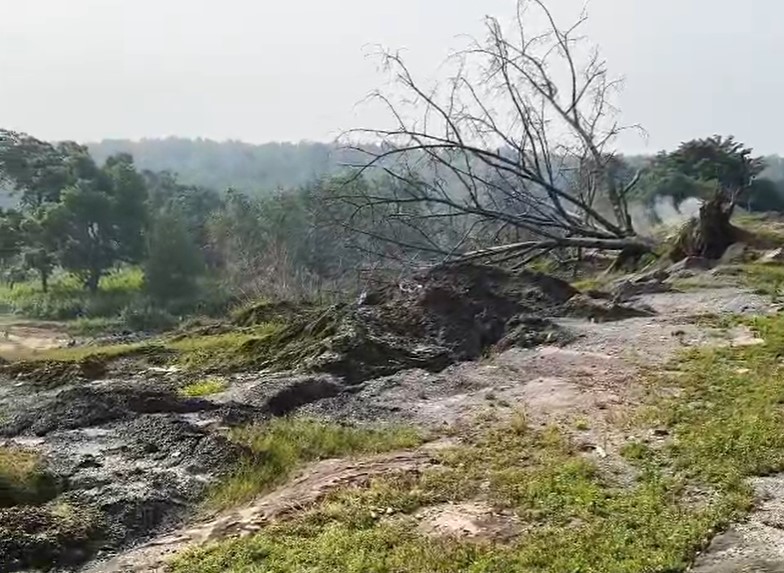 रजरप्पा भुचूंडीह में जमीन से निकल रही आग:  रामगढ़ में ग्रामीणों ने सीसीएल और प्रशासन से की शिकायत, दहशत में लोग – Ramgarh (Jharkhand) News