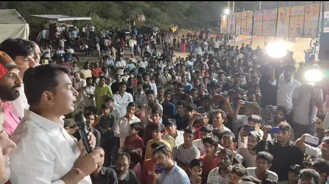 मूनबाग झुंझुनूं में JPL-2 का रंगारंग शुभारंभ, क्रिकेट मैदान में दर्शकों की उमड़ी भारी भीड़।